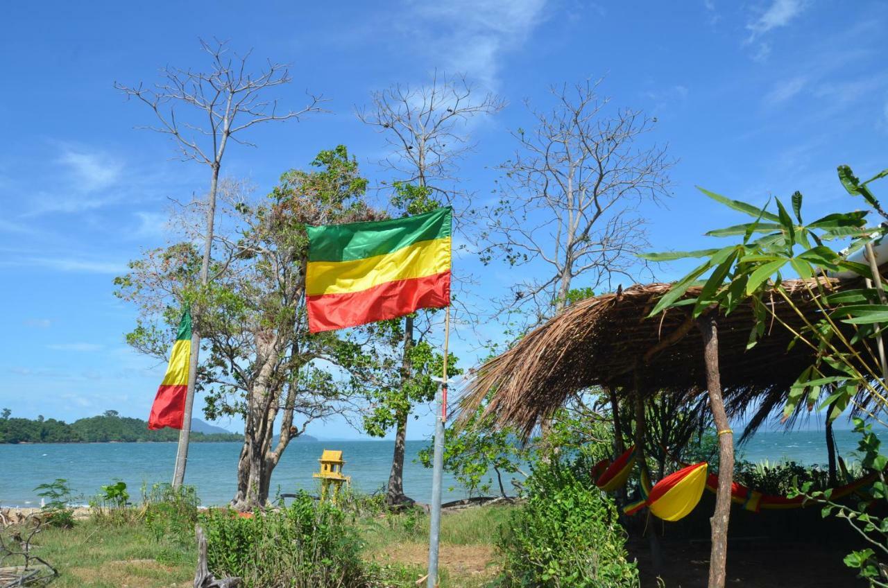 Reggae Island Private Island Koh Phayam Exterior photo