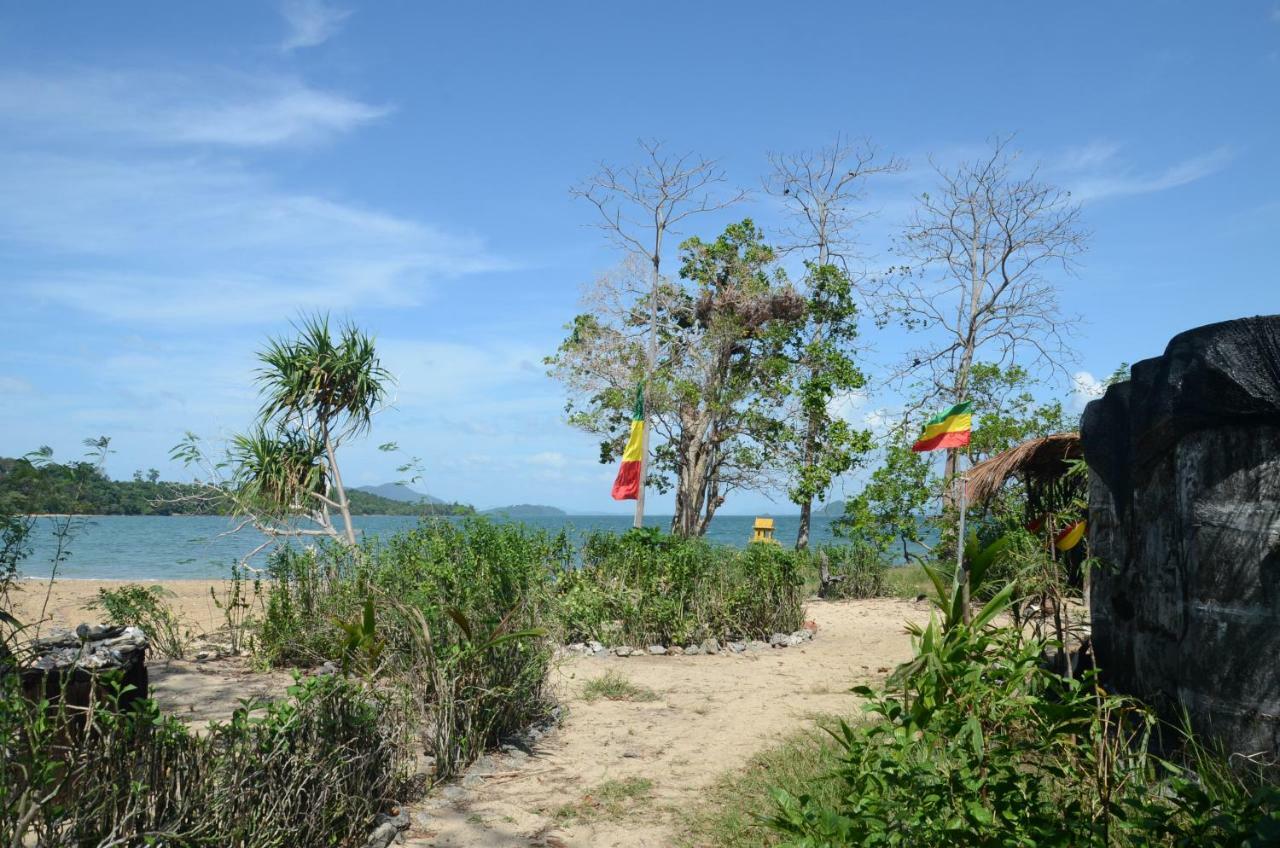 Reggae Island Private Island Koh Phayam Exterior photo