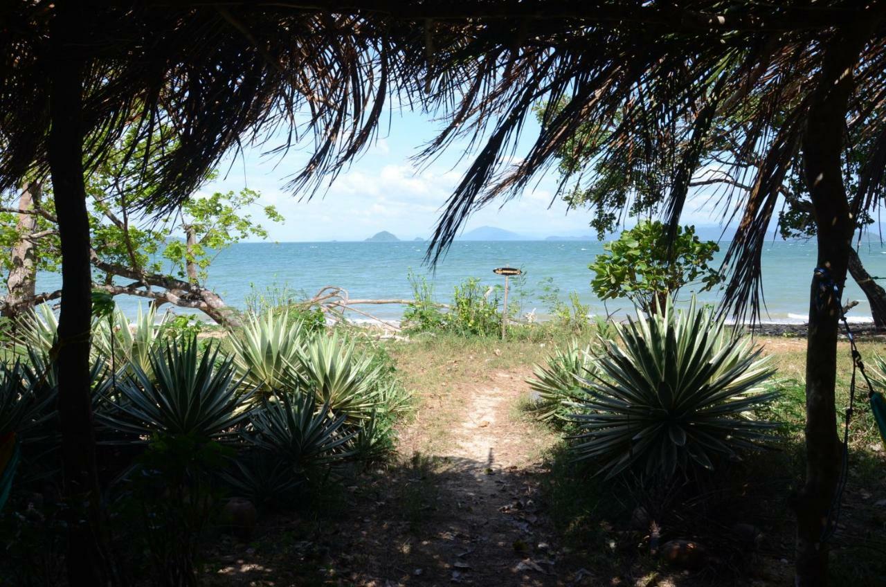 Reggae Island Private Island Koh Phayam Exterior photo
