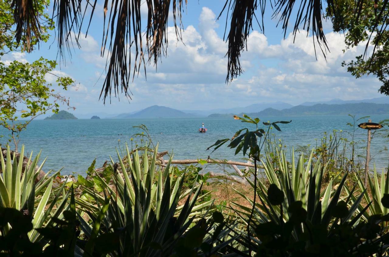 Reggae Island Private Island Koh Phayam Exterior photo