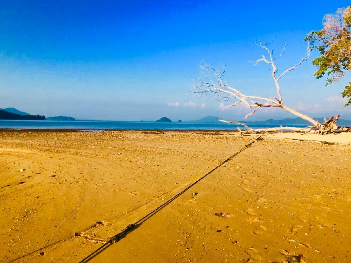 Reggae Island Private Island Koh Phayam Exterior photo