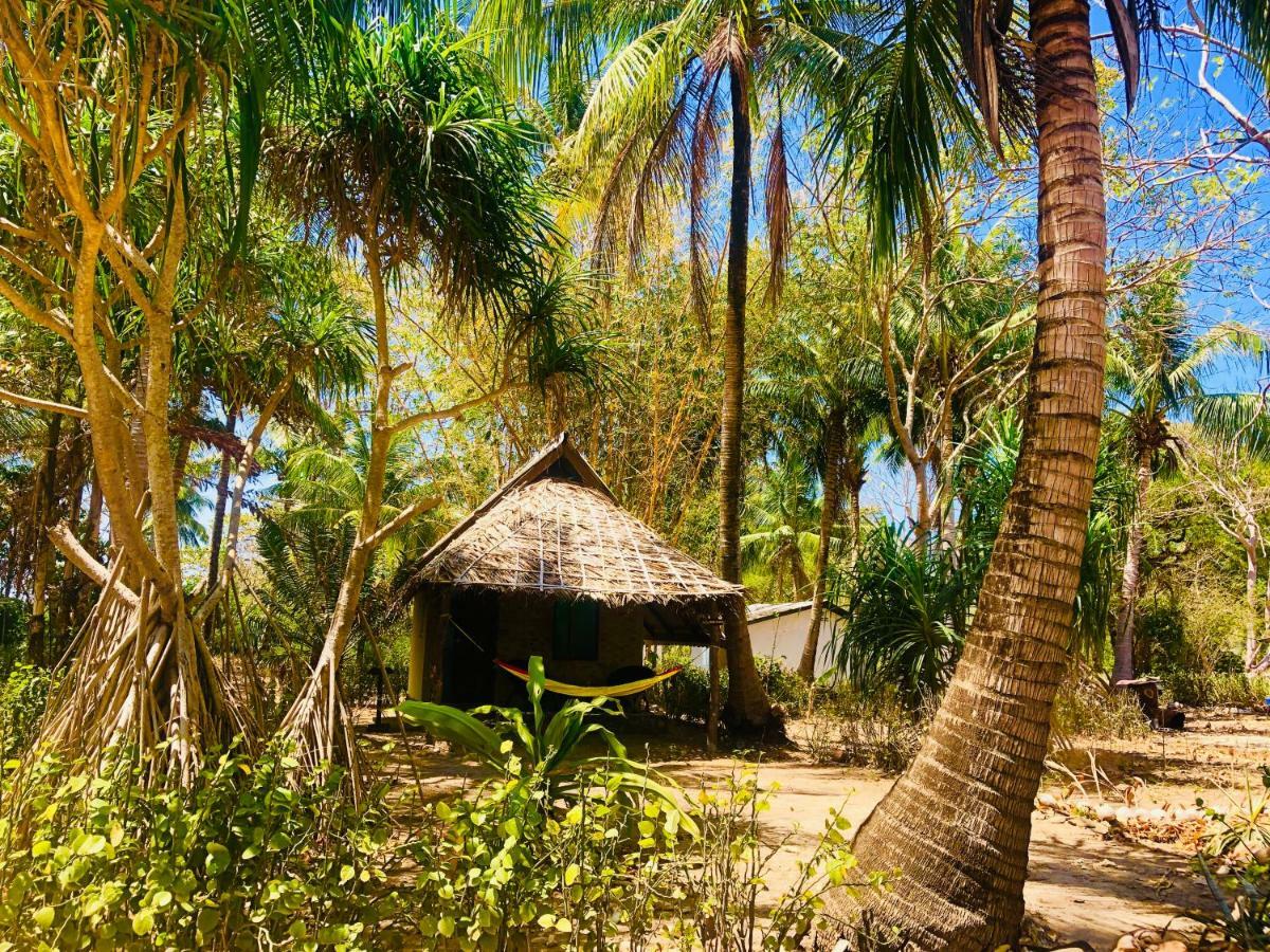 Reggae Island Private Island Koh Phayam Exterior photo