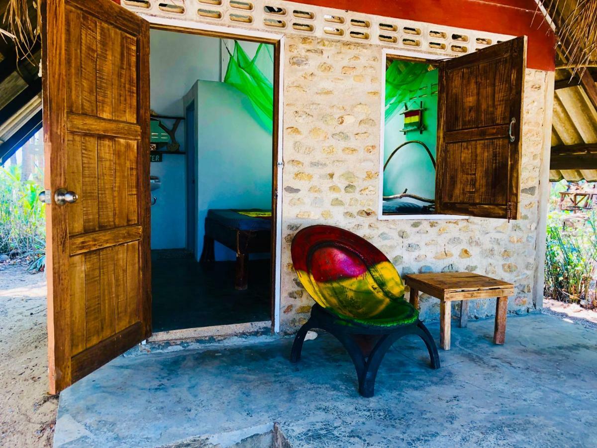 Reggae Island Private Island Koh Phayam Exterior photo