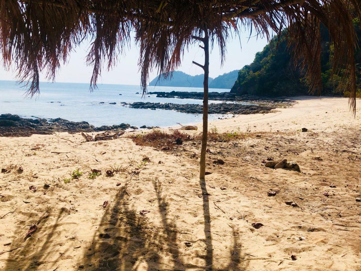 Reggae Island Private Island Koh Phayam Exterior photo