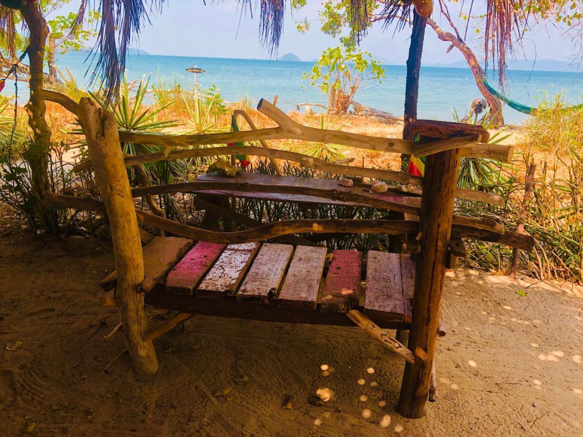 Reggae Island Private Island Koh Phayam Exterior photo