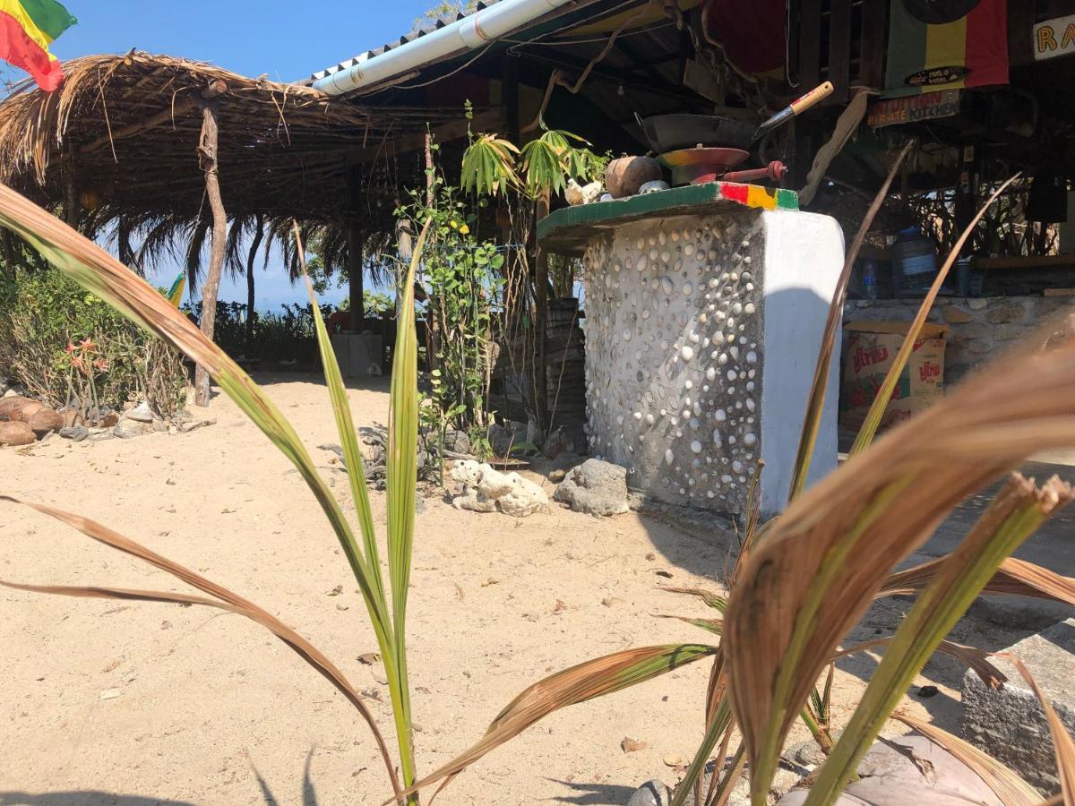 Reggae Island Private Island Koh Phayam Exterior photo